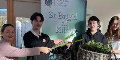 Kildare Town Community School helping prepare rushes in preparation for St Brigids Day